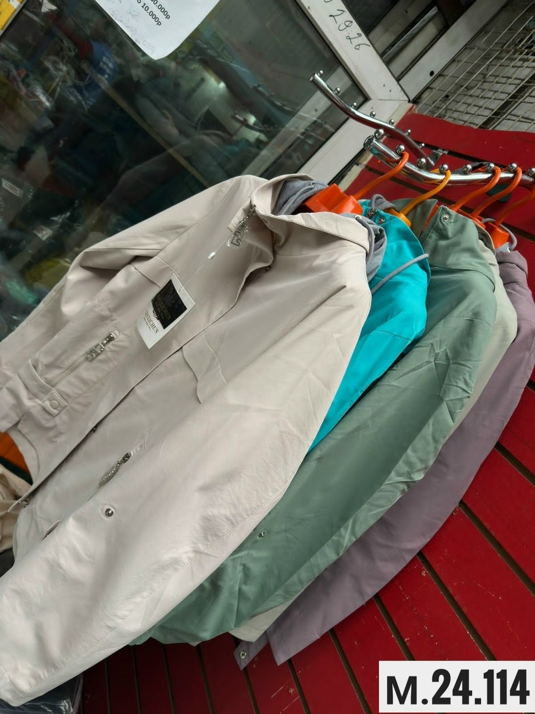 женская куртка,легкая куртка,стильная куртка,куртка,ветровка