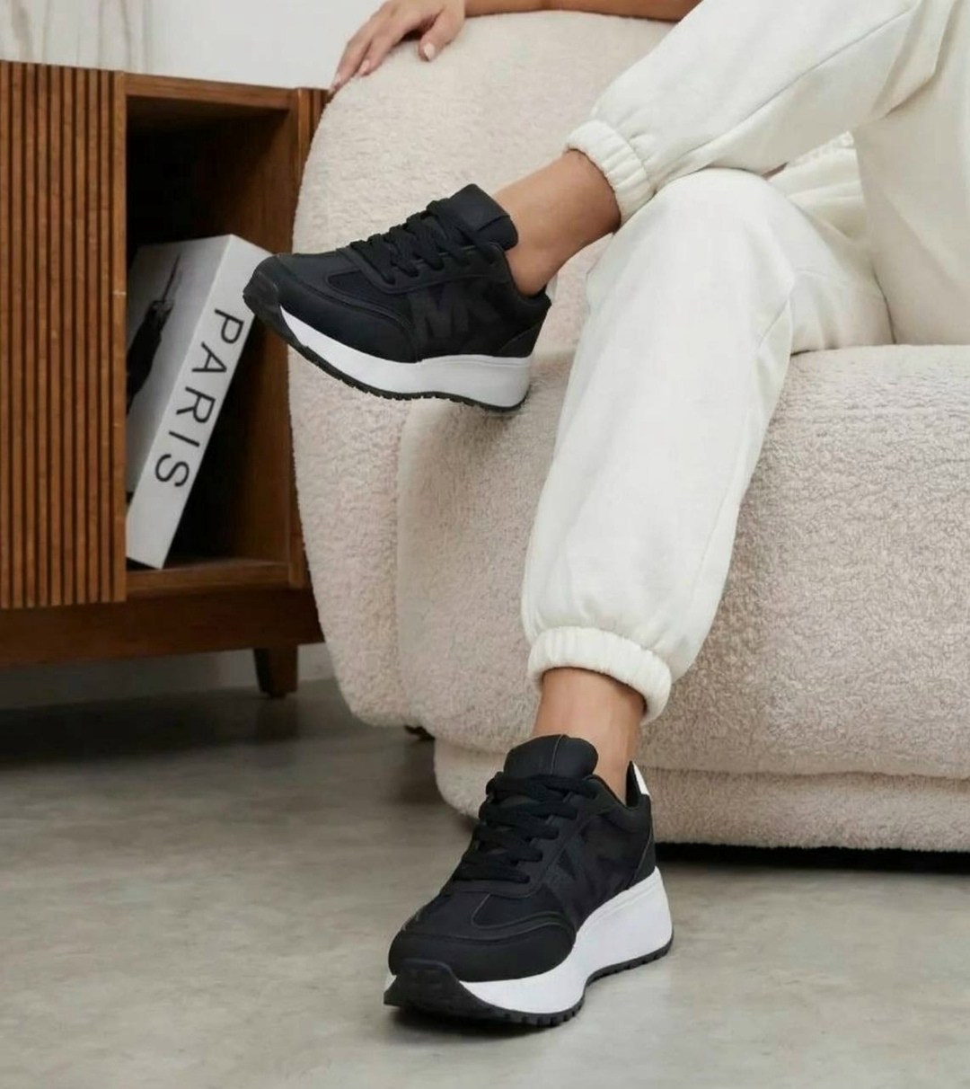 кроссовки женские,,кроссовки для женщин,стильные кроссовки,кроссовка