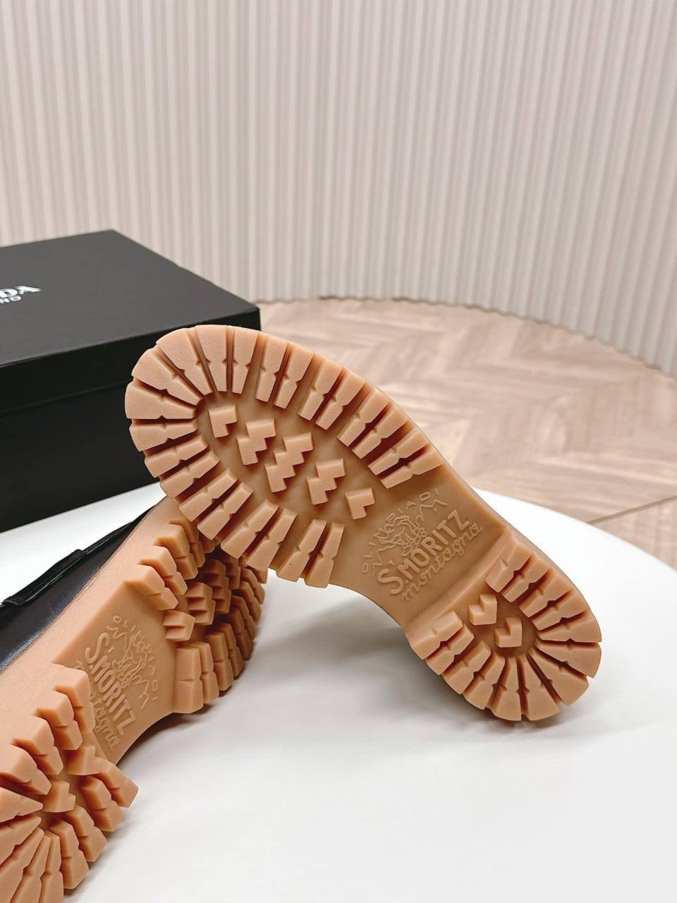 ,туфли лоферы женские,кожаные лоферы prada,лоферы женские коричневые,лоферы женские