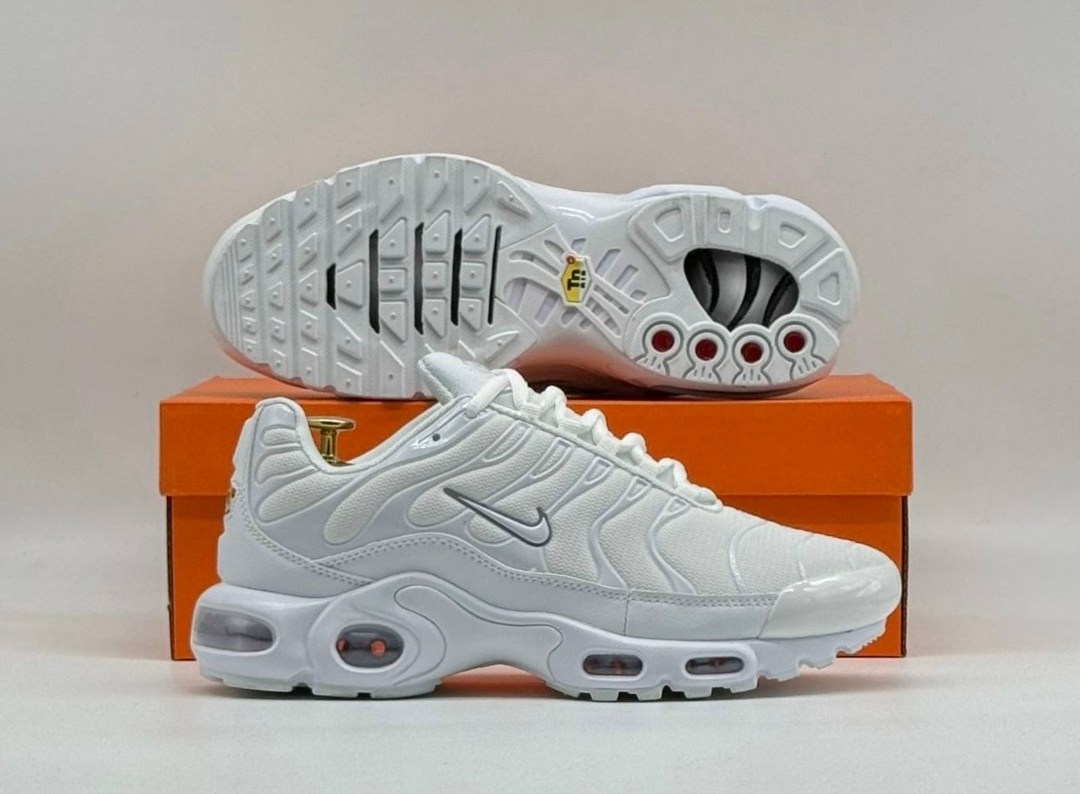 кроссовки nike air max tn plus,nike air max plus tn мужские кроссовки белые,nike air max tn plus white,кроссовки,кроссовки nike air max tn plus мужские