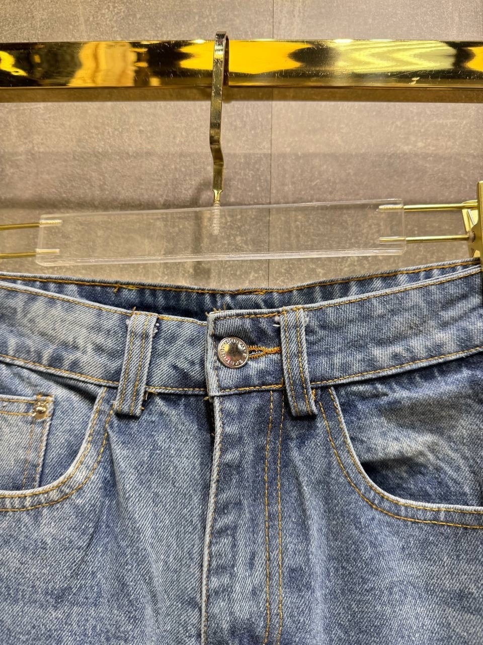 джинсы и жакет в стиле шанель,джинсы клеш,модные джинсы,твидовый жакет chanel с джинсами,модные образы