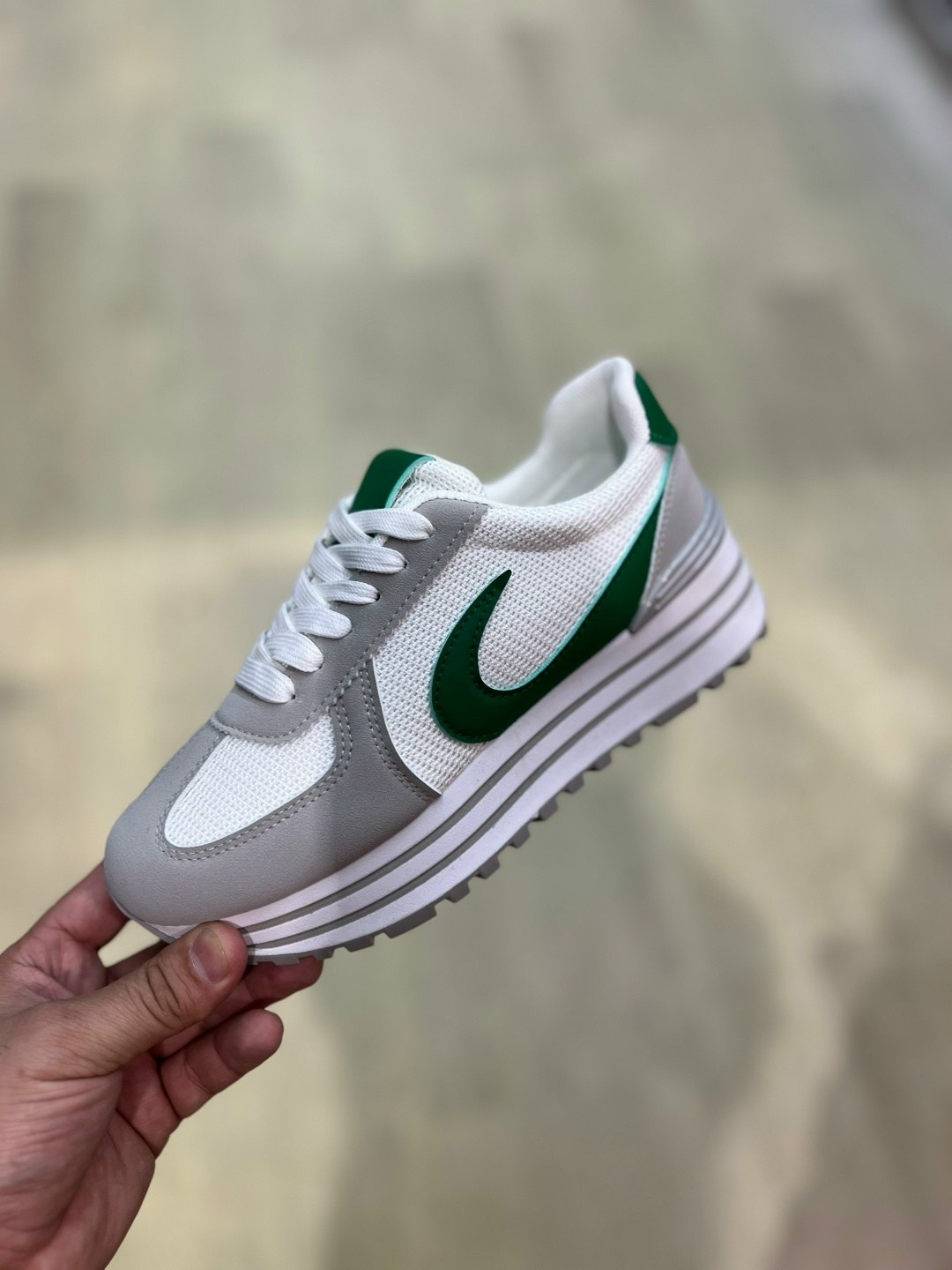 женские кроссовки,кроссовки,кроссовки для женщин,кроссовки модные,повседневные кроссовки