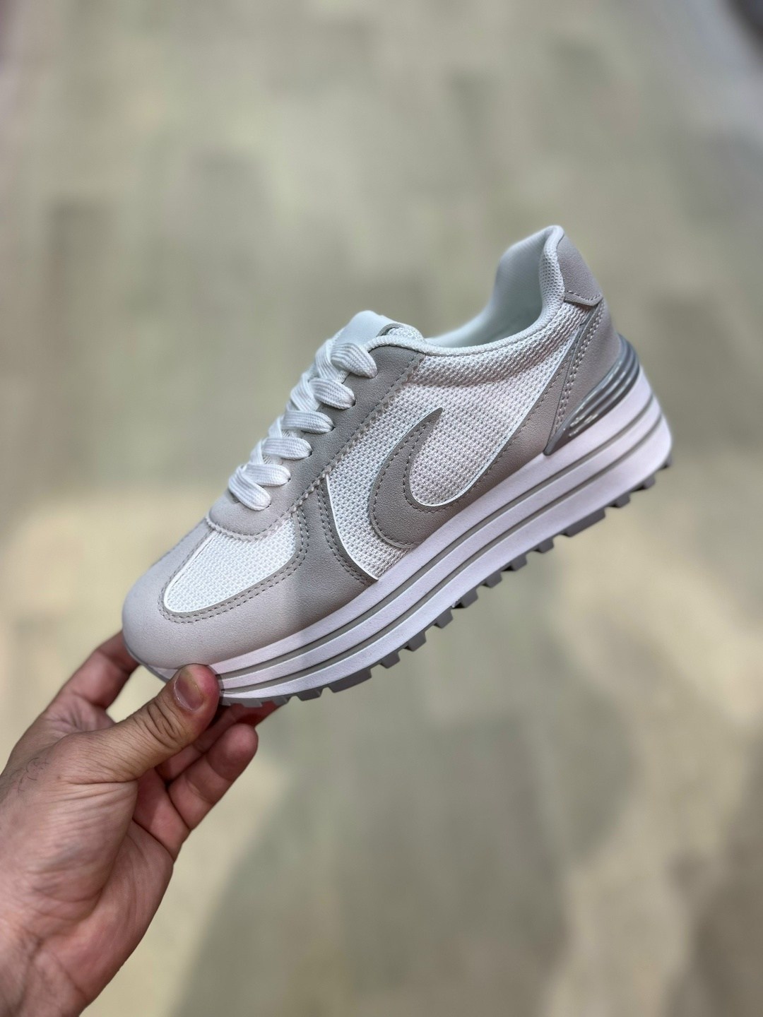 женские кроссовки,кроссовки,кроссовки для женщин,кроссовки модные,повседневные кроссовки