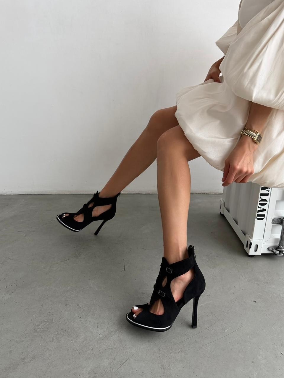 босоножки на каблуках,босоножки с каблуком кристиан диор,сандалии на каблуке,кожаные босоножки,каблуки туфли