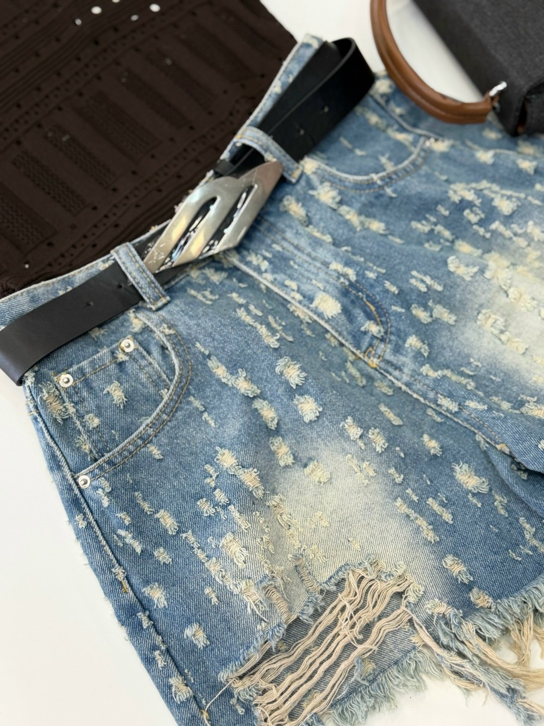 футболки модные,джемпер с пайетками,джемпер,модные наряды,свитера вязаные