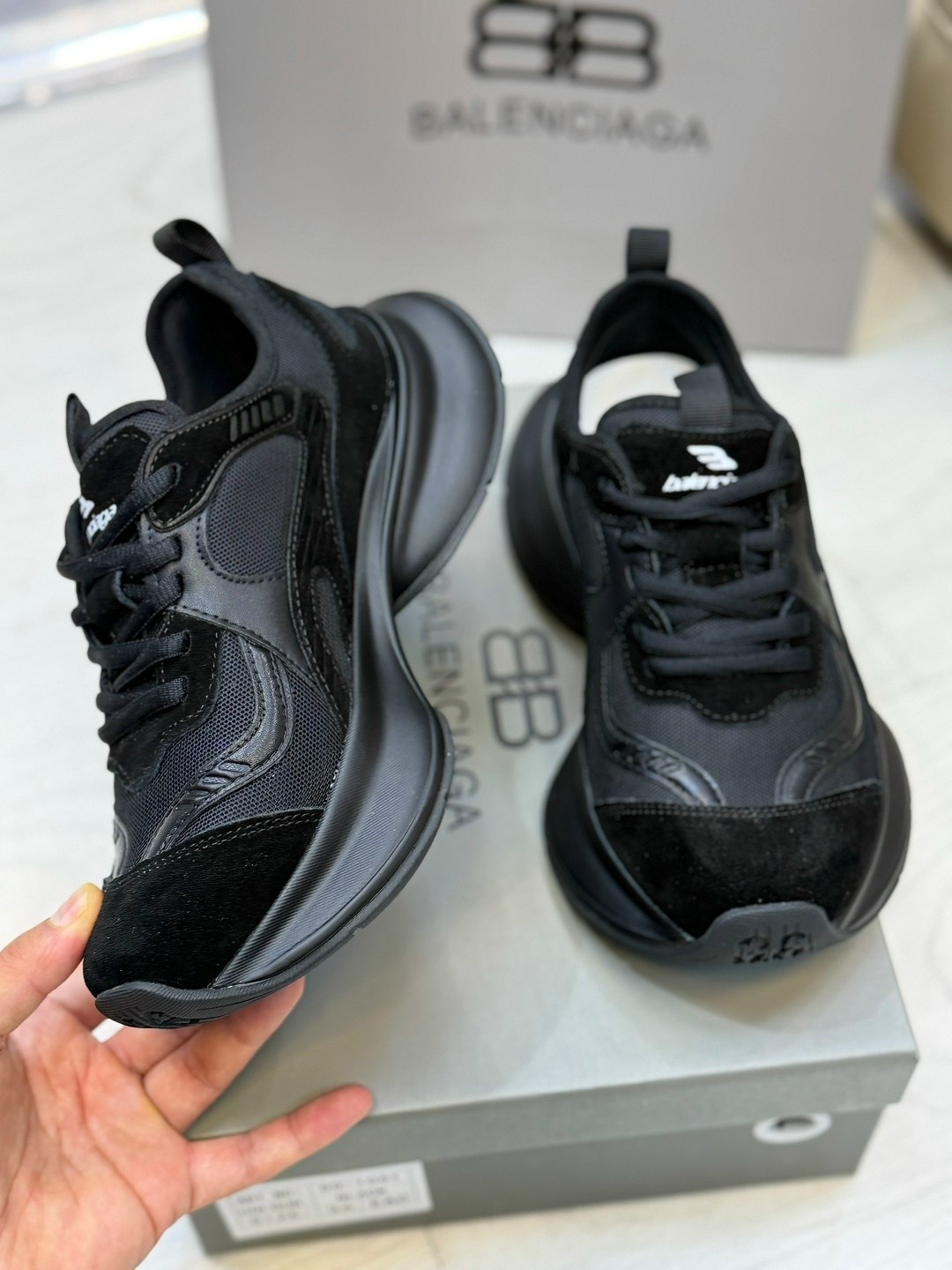 кроссовки женские balenciaga,кроссовки balenciaga,кроссовки баленсиага женские,кроссовки баленсиага черные,кроссовки баленсиага мужские