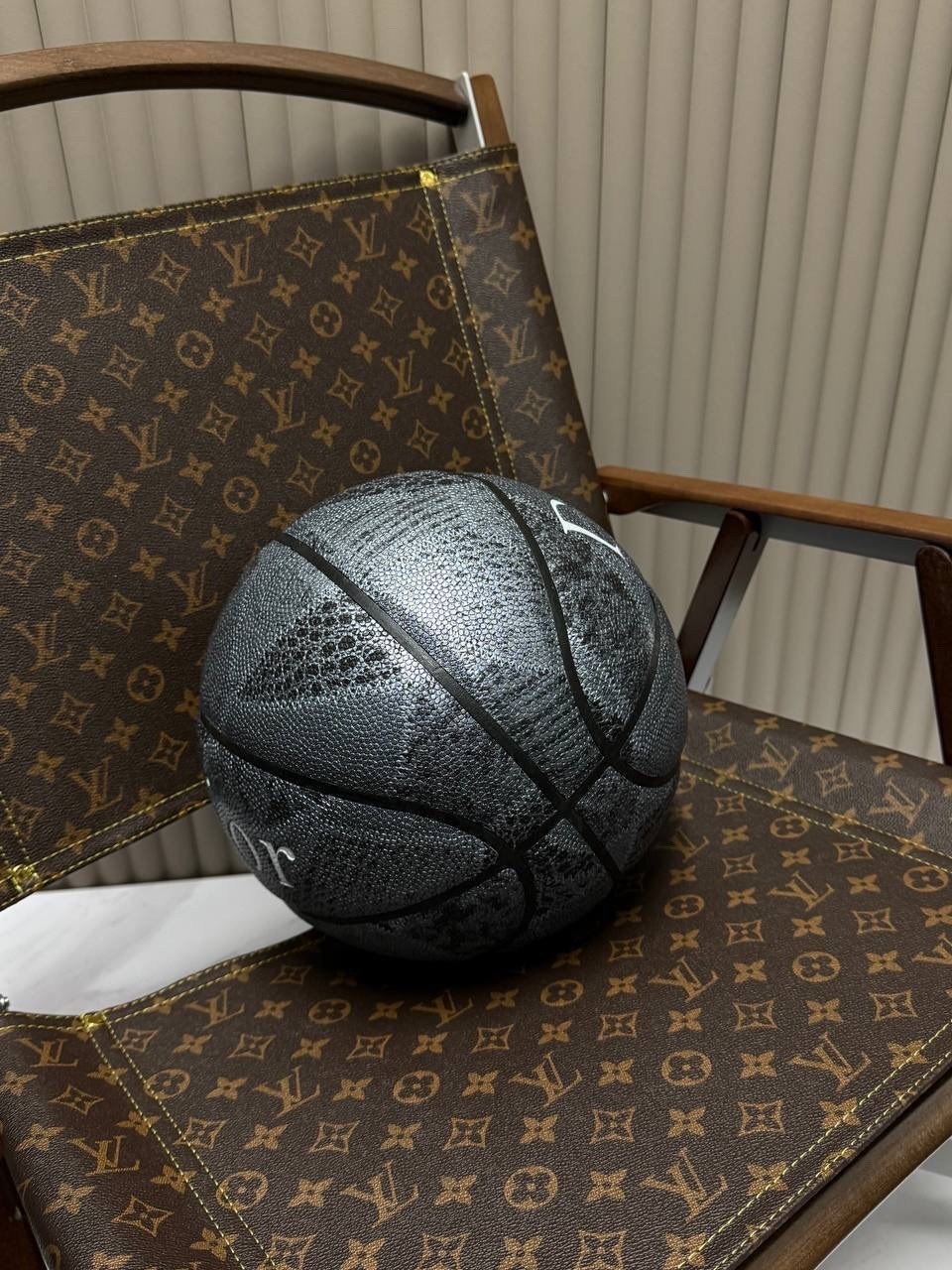 луи витон баскетбольный мяч,баскетбольный мяч louis vuitton,баскетбольный мяч lv,баскетбольный мяч диор,баскетбольный мяч
