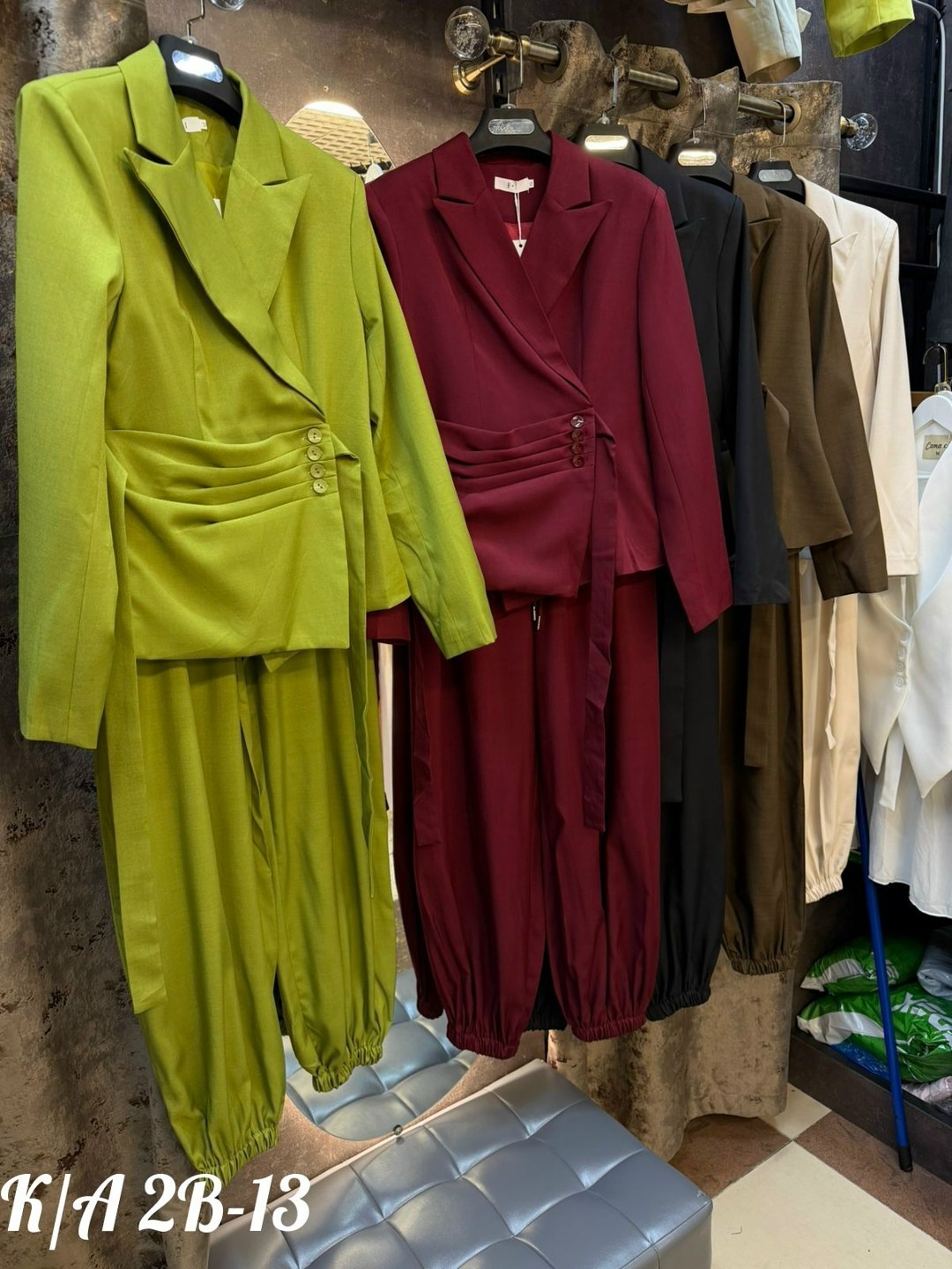 костюм брючный,костюм классический,брючный костюм женский,женский костюм,брючный костюм pirs 5492