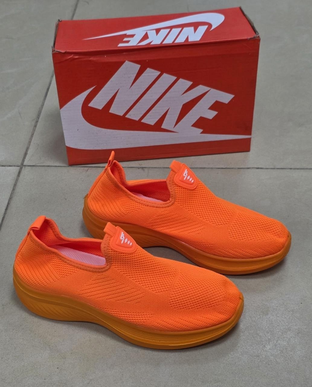 кроссовки женскиe,оранжевые кроссовки,дышащие кроссовки, спортивная,кроссовки
