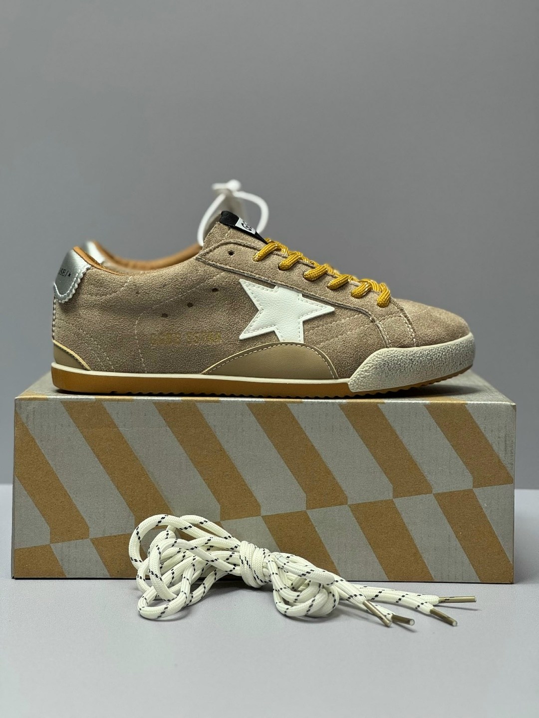 golden goose кроссовки,кеды golden goose,,кеды женские golden goose ball star бежевые 41 eu,кеды super-star classic golden goose коричневый