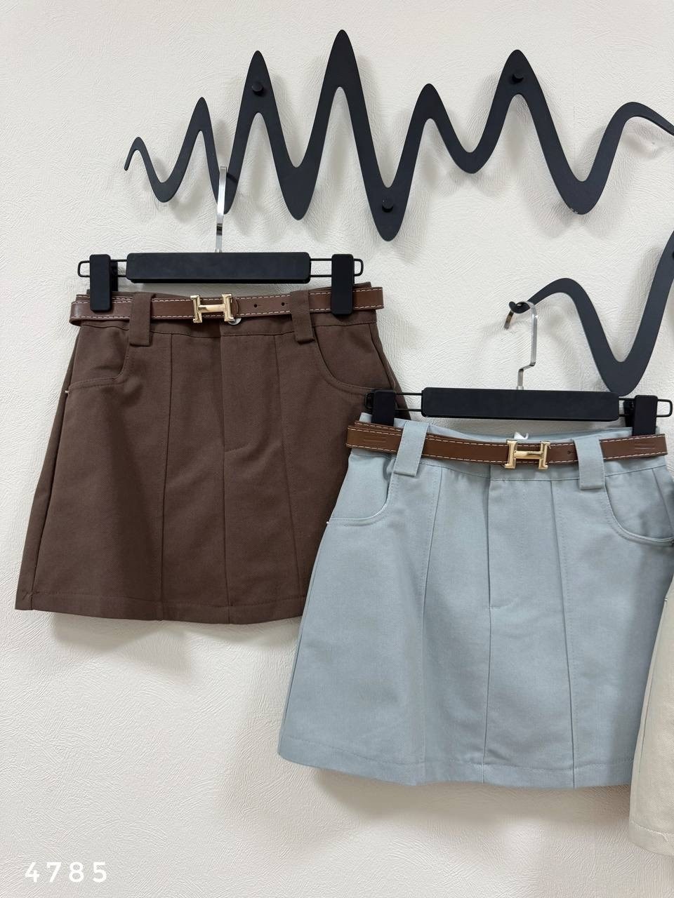 стильные наряды,бежевая юбка,одежда модная,юбка стильная