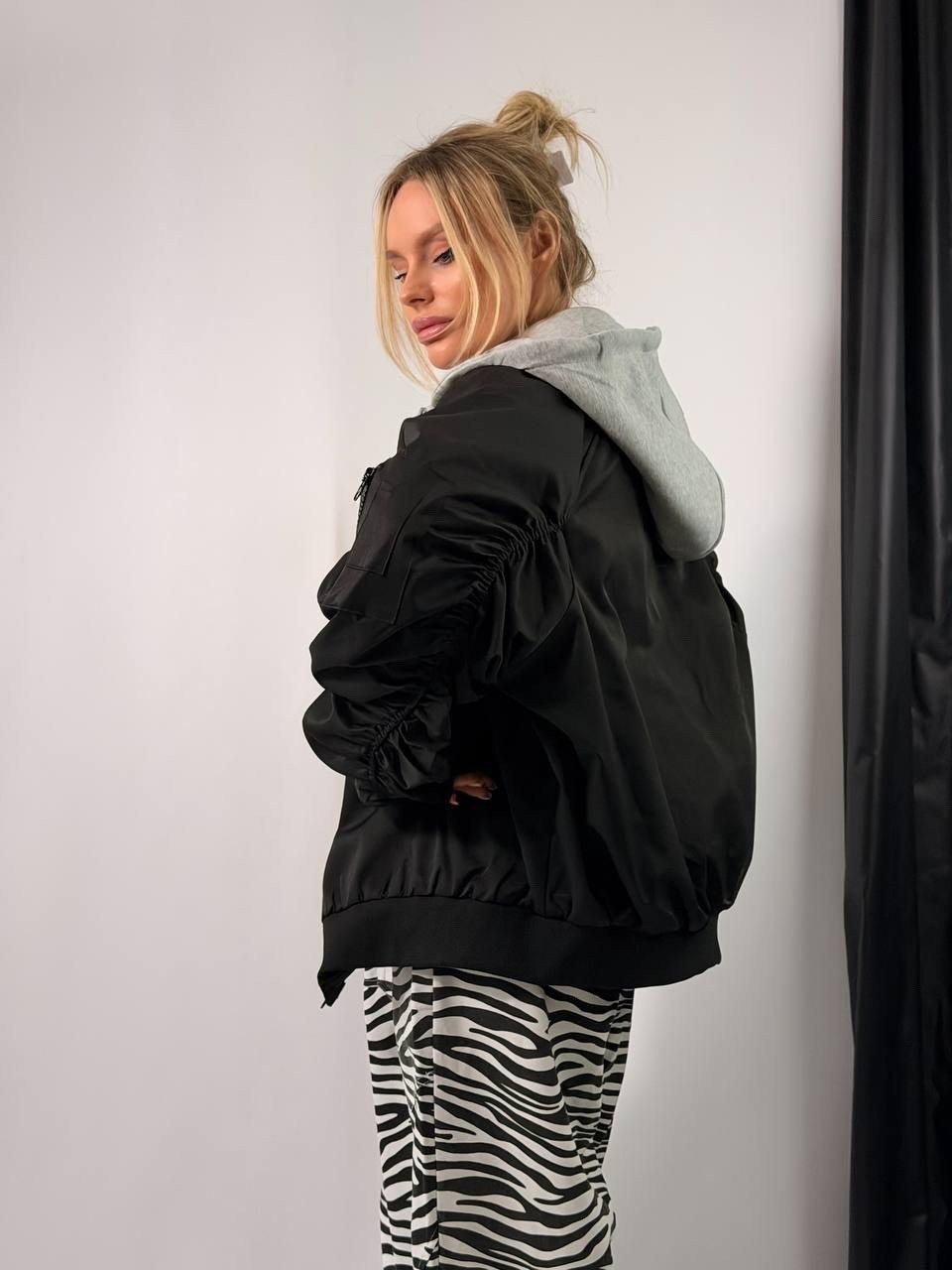 бомбер зара двусторонний,утепленный оверсайз бомбер,бомбер женский оверсайз,бомбер оверсайз,куртка бомбер