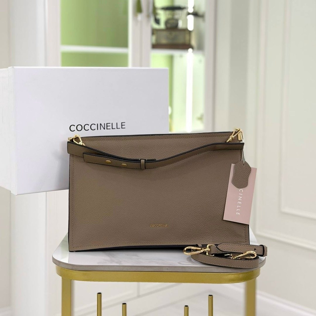 сумка coccinelle,сумка женская coccinelle,сумка,coccinelle сумка на плечо,классическая сумка