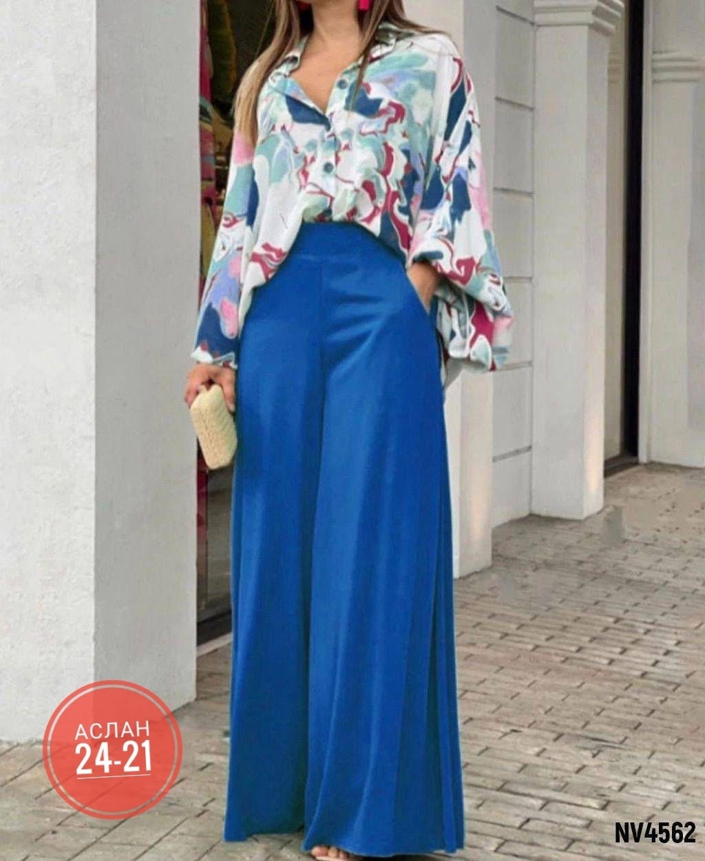 стильные наряды,широкие брюки,женские широкие брюки,брюки с широкими штанинами,повседневный костюм