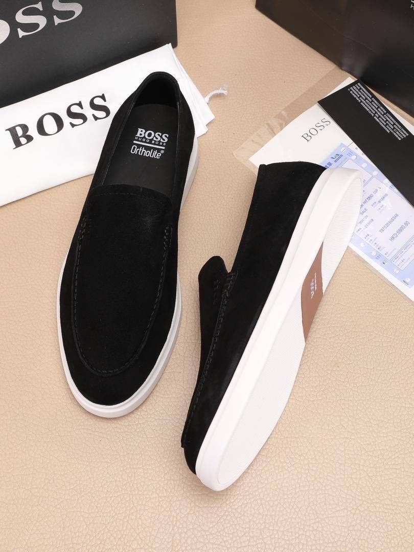 мужские замшевые лоферы,hugo boss замшевые лоферы,мужские замшевые мокасины hugo boss 2026 черные с мехом и черной подошвой,лоферы мужские замшевые hugo boss,hugo boss замшевые лоферы embossed logo -