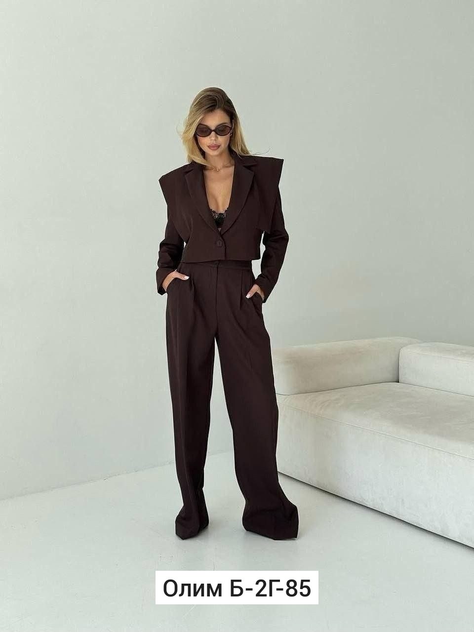 брючные женские костюмы,брючной костюм,костюм брючный классический,женский брючный костюм с укороченным пиджаком и брюками палаццо,женский деловой брючный костюм