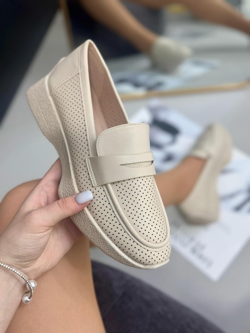 ,мокасины женские,лоферы с перфорацией,мокасины с перфорацией,лоферы женские белые