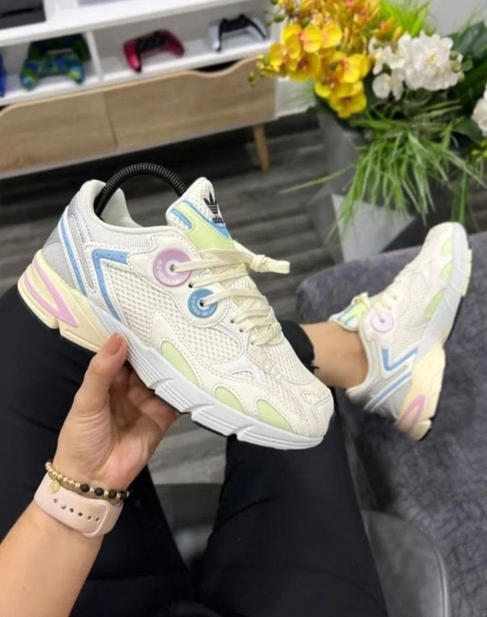 кроссовки adidas,adidas женские кроссовки,кроссовки,кроссовки мужские женские adidas,женские кроссовки