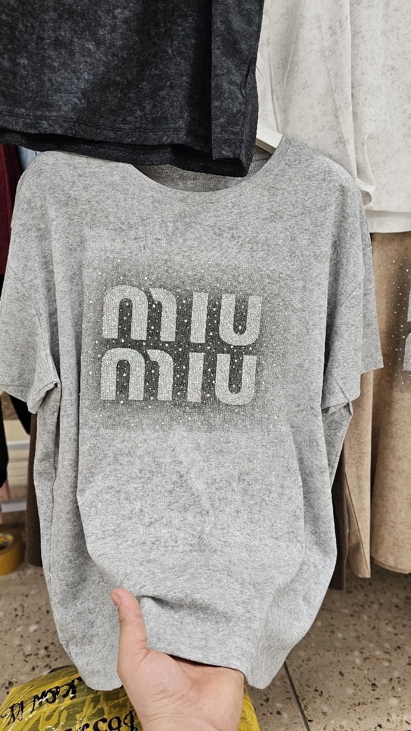 хлопковая футболка оверсайз с эффектом варенки miu,женская футболка,одежда футболка,футболка хлопок,летние футболки