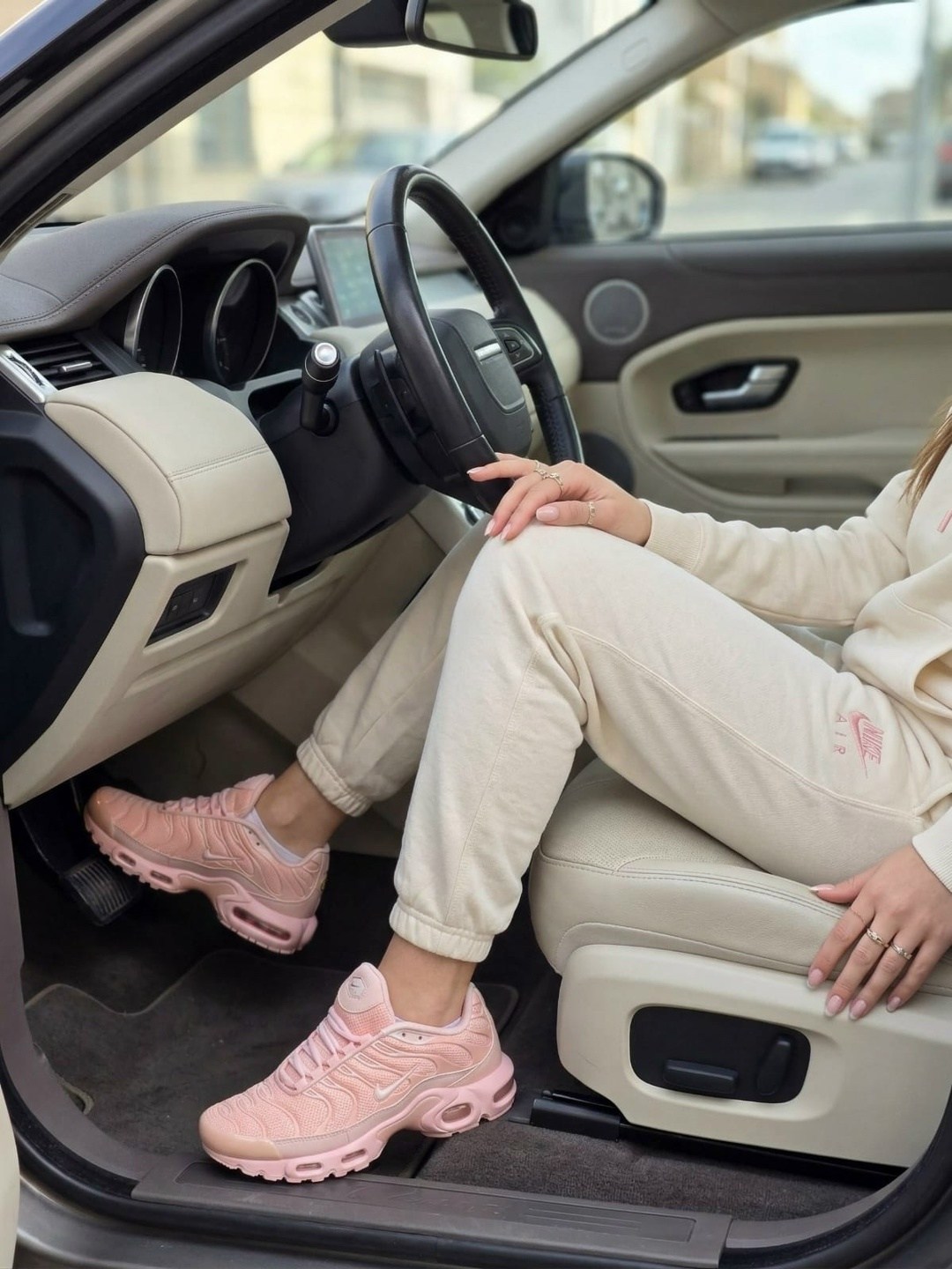 nike air max plus tn pink,nike air max plus tn pink white,женские кроссовки nike air max plus tn pink,кроссовки найк тн розовые,nike air max plus tn