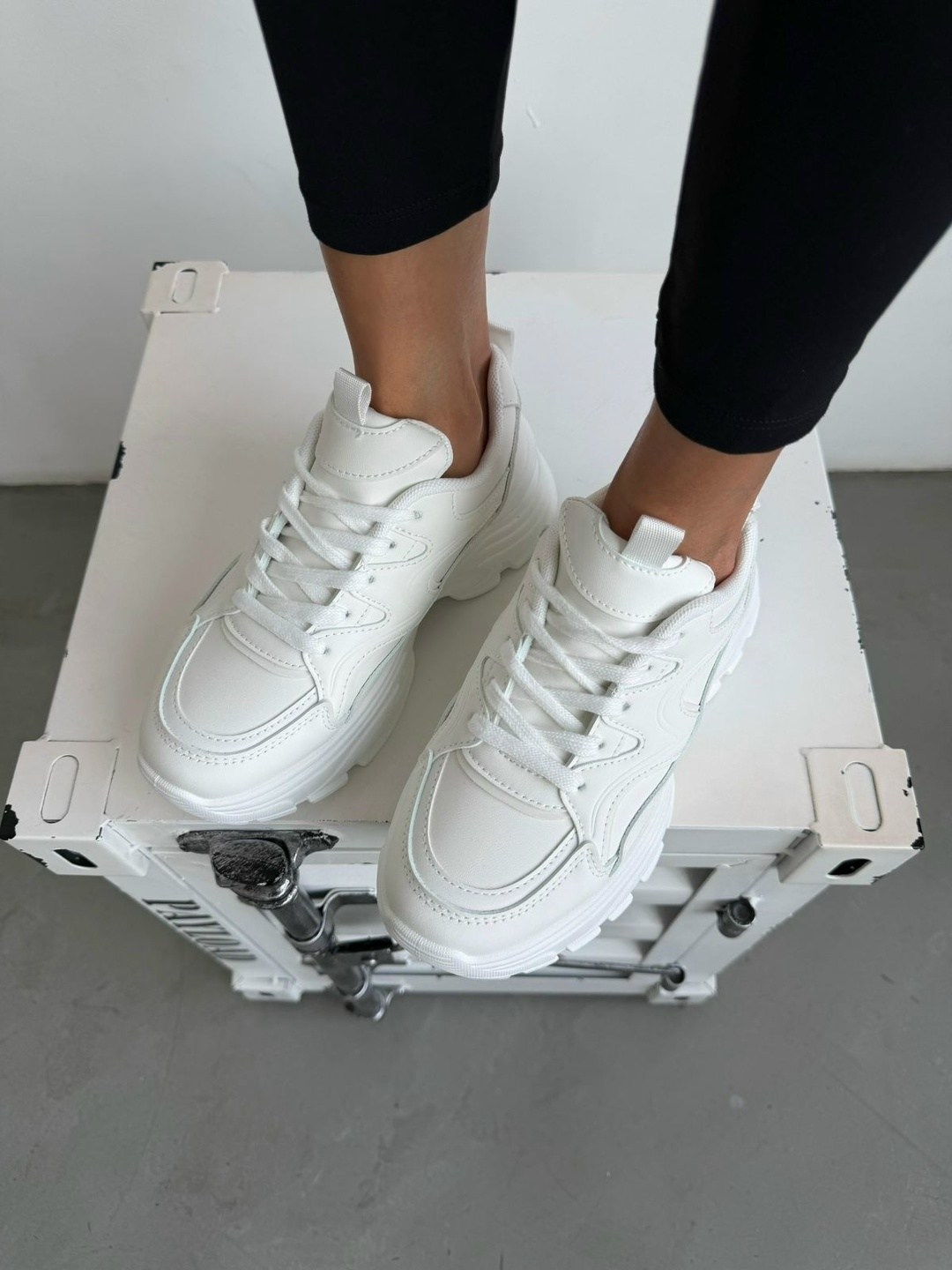 ,кроссовки женские,кроссовки женские белые,белые кроссовки,кроссовки женские закрытые