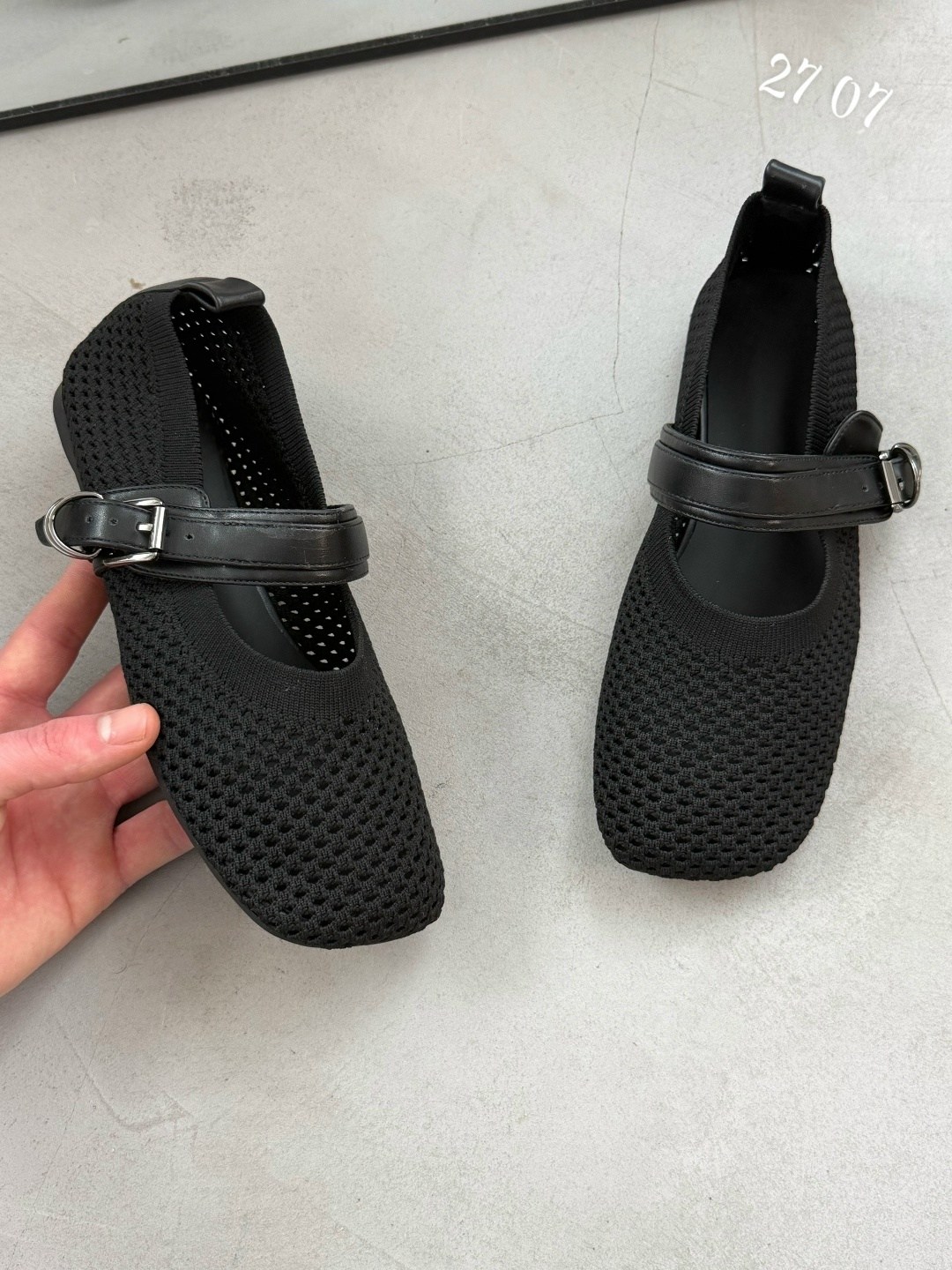 ,женские туфли на плоской подошве,туфли на плоской подошве,босоножки с перфорацией,туфли мэри джейн