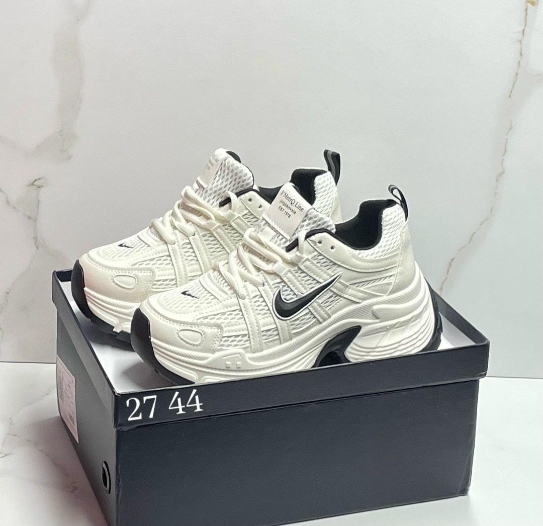 кроссовки женские,кроссовки,кроссовки для женщин,кроссовки модные,спортивный