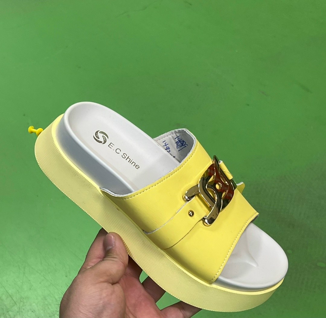 ,женские шлепанцы,тапки женские,модные шлепанцы,женские шлепки