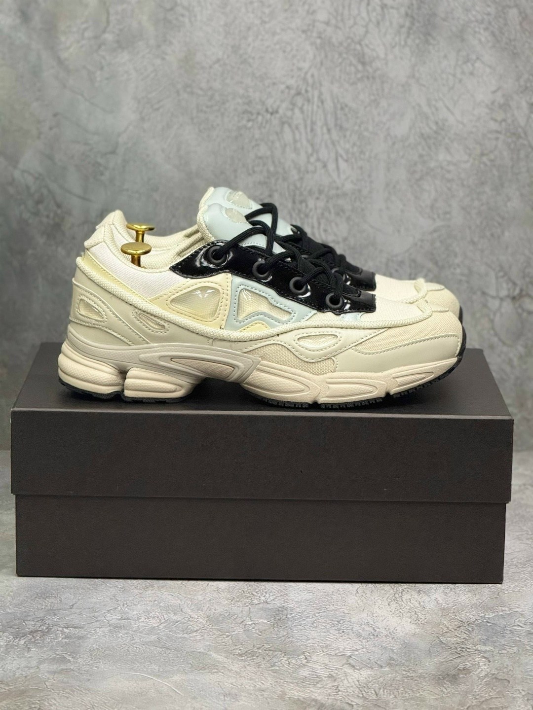 adidas raf simons ozweego 3 cream white,кроссовки adidas raf simons ozweego cream white,adidas raf simons ozweego 3,adidas raf simons ozweego cream white,женские кроссовки adidas x raf simons ozweego