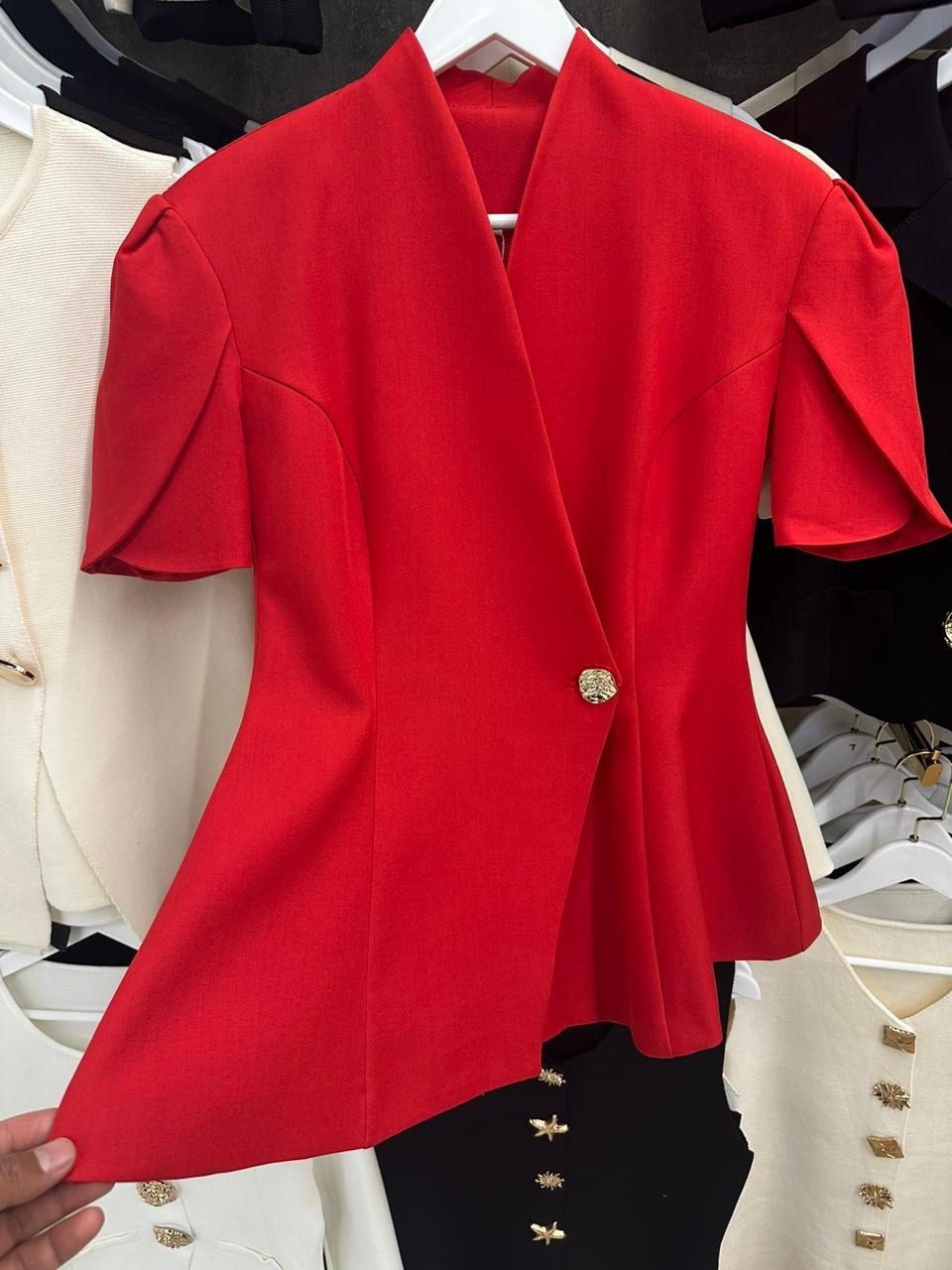 женский пиджак,пиджак с короткими рукавами,пиджак,пиджак приталенный,женские жилеты