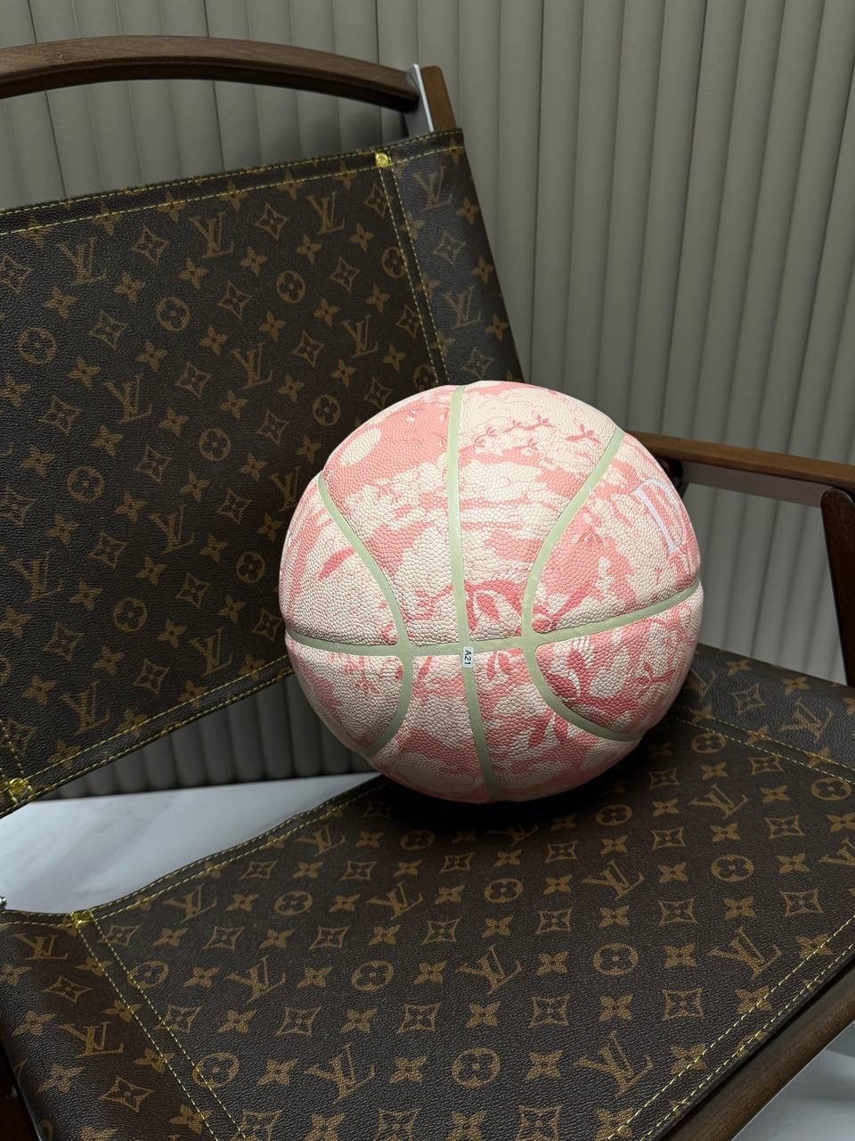 луи витон баскетбольный мяч,баскетбольный мяч louis vuitton,баскетбольный мяч lv,баскетбольный мяч диор,баскетбольный мяч