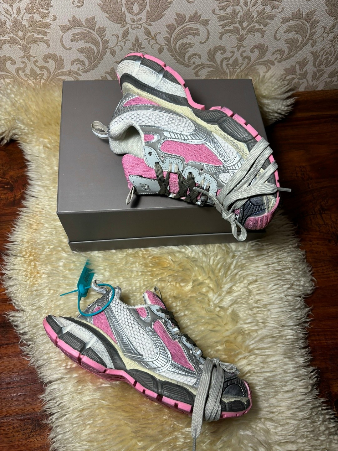 кроссовки женские balenciaga,серо-розовые женские кроссовки 3xl balenciaga,женские кроссовки balenciaga 3xl серебристые с розовым,кроссовки balenciaga,