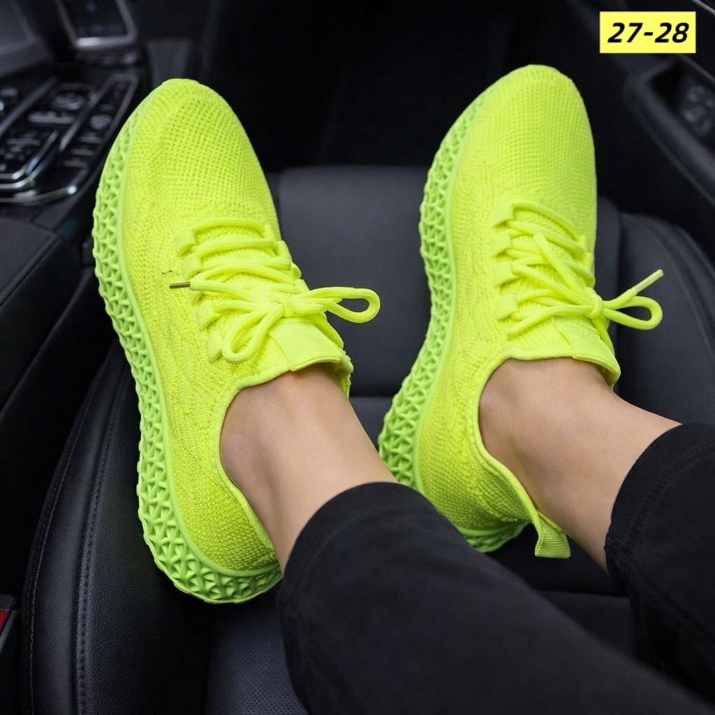 малиновые кроссовки женские,женские кроссовки,кроссовки фуксия,розовые кроссовки,изики кроссовки женские