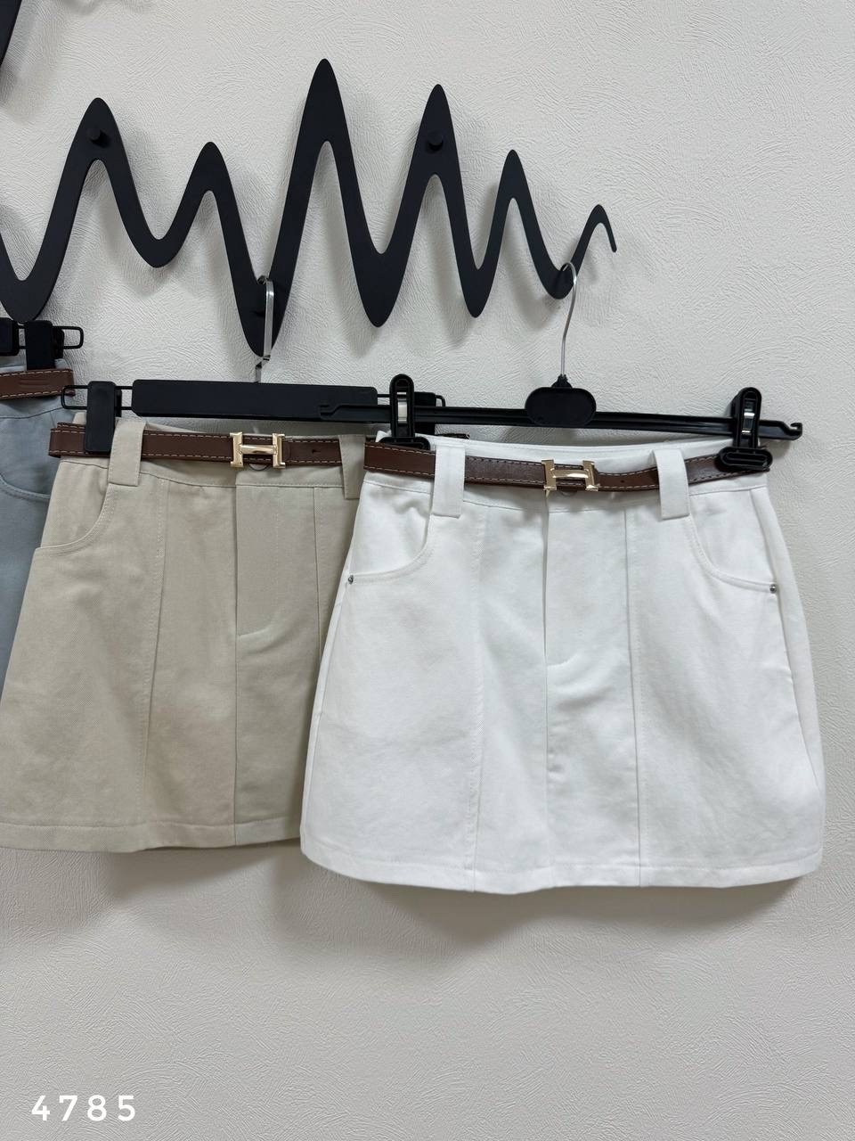 стильные наряды,бежевая юбка,одежда модная,юбка стильная