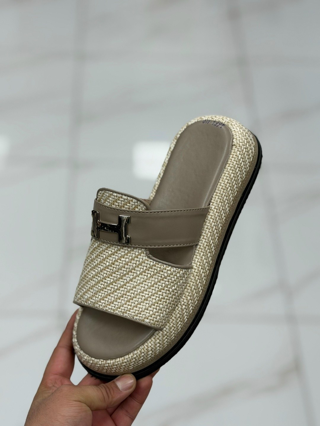 ,шлепанцы женские,женские шлепки,женские сандалии,сандалии