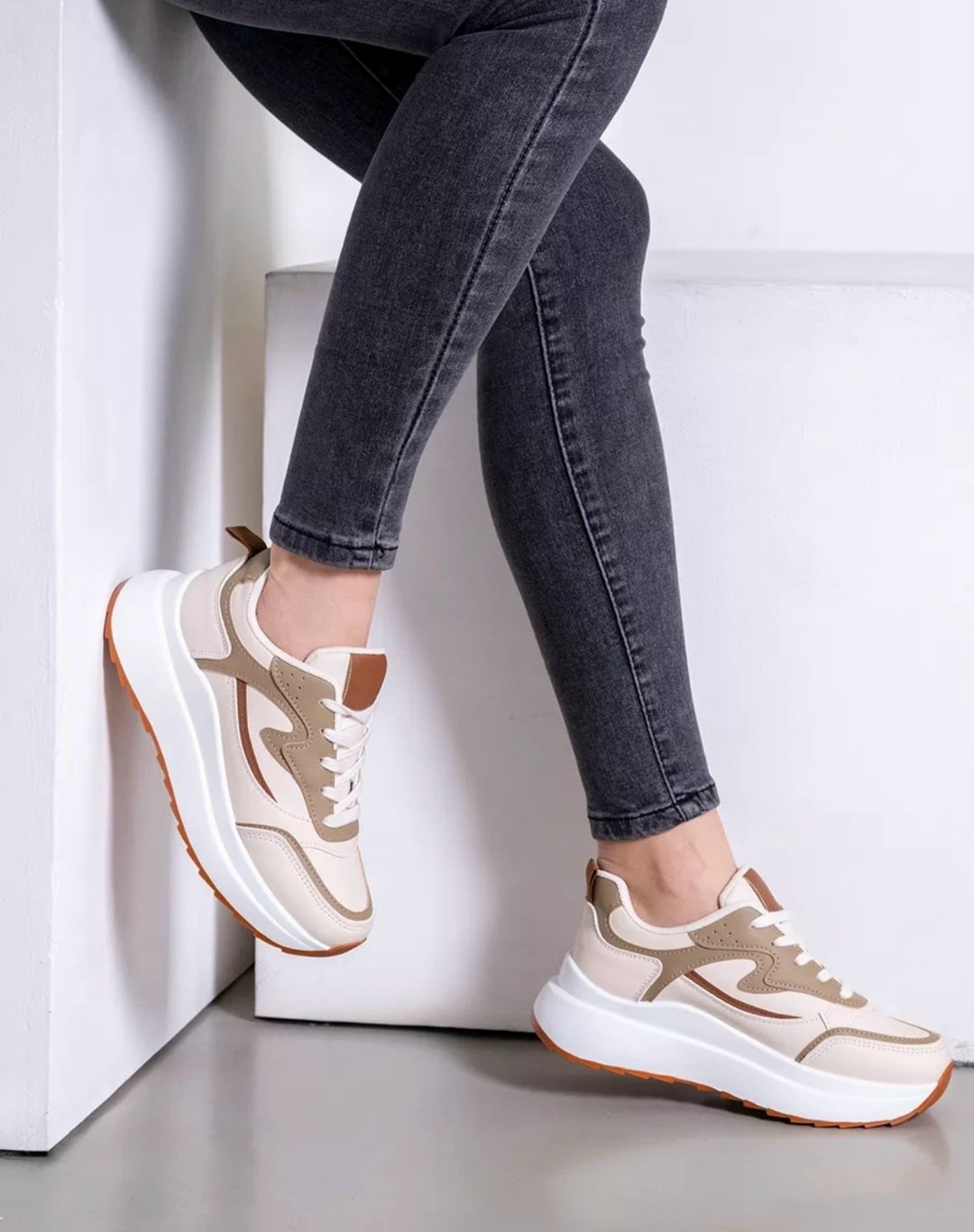 кроссовки женские бежевые спортивные на высокой,кроссовки демисезонные бежевые,кроссовки бежевые женские,,стильные кроссовки