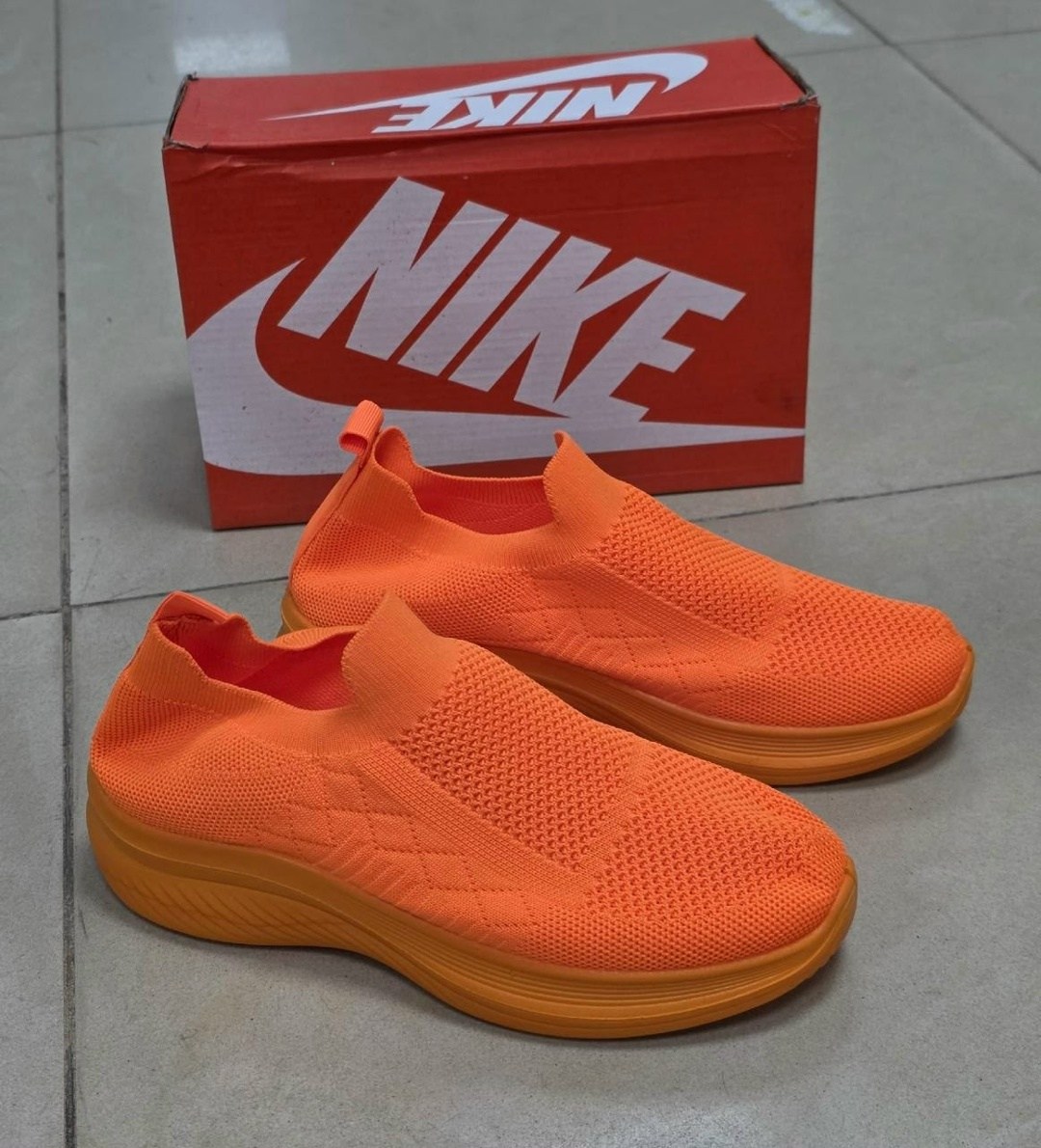 кроссовки женскиe,оранжевые кроссовки,дышащие кроссовки, спортивная,кроссовки