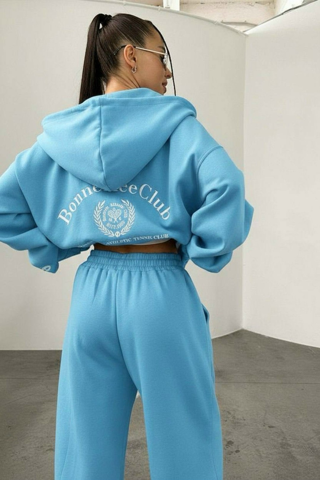 костюм спортивный,стильные костюмы,спортивный костюм женский,женский костюм,костюм голубой