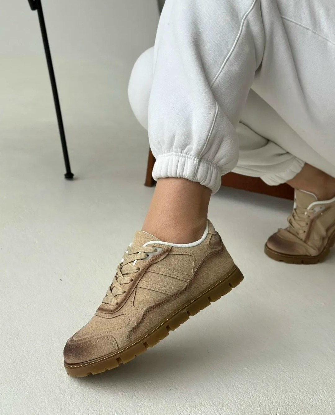 ,оранжевые кроссовки,женские кроссовки,кросовки женские,спортивные кроссовки