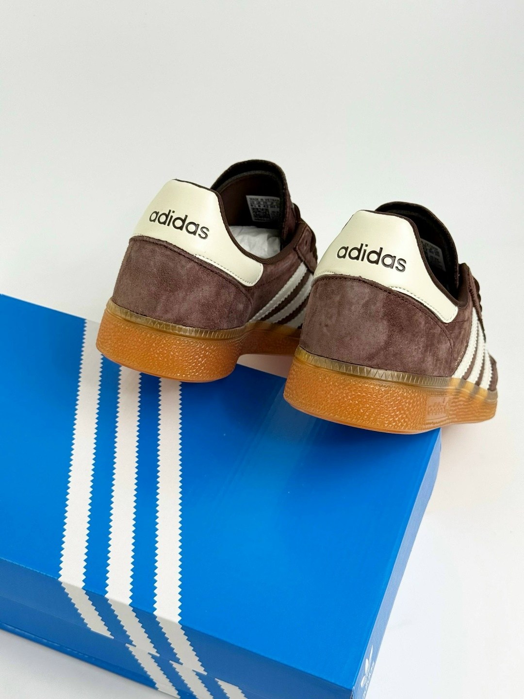 кроссовки adidas handball spezial sporty & rich brown кеды adidas samba 430107665,кроссовки adidas handball spezial sporty & rich на шнурках,кроссовки adidas handball spezial sporty & rich brown,кросс