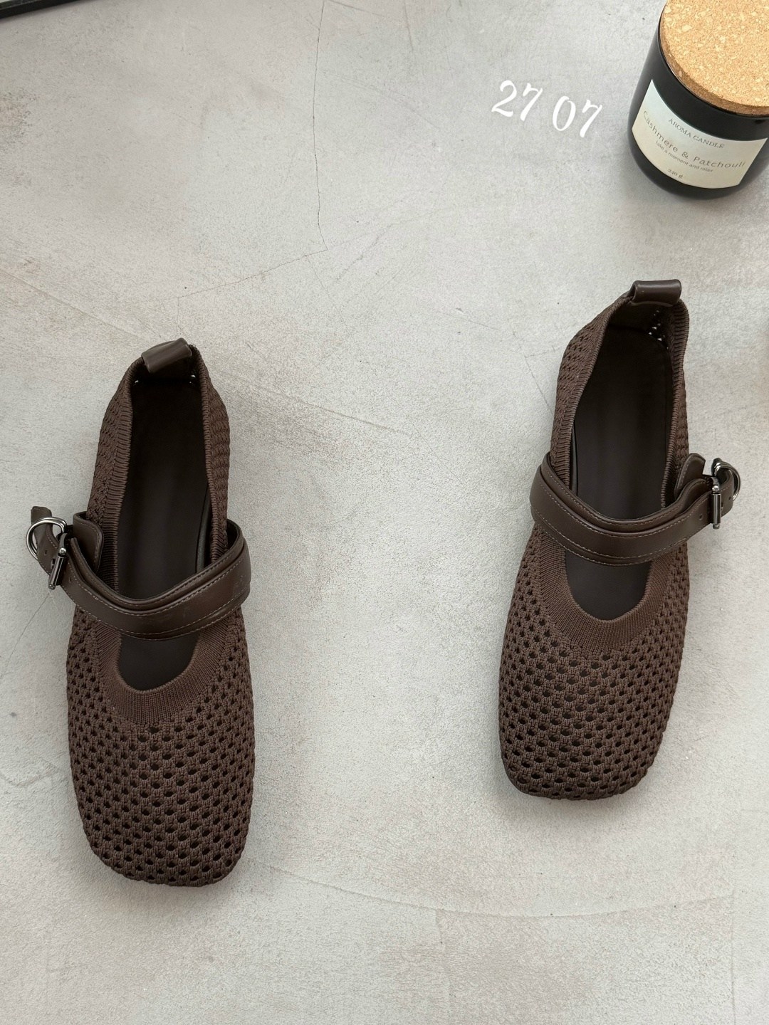 ,женские туфли на плоской подошве,туфли на плоской подошве,босоножки с перфорацией,туфли мэри джейн