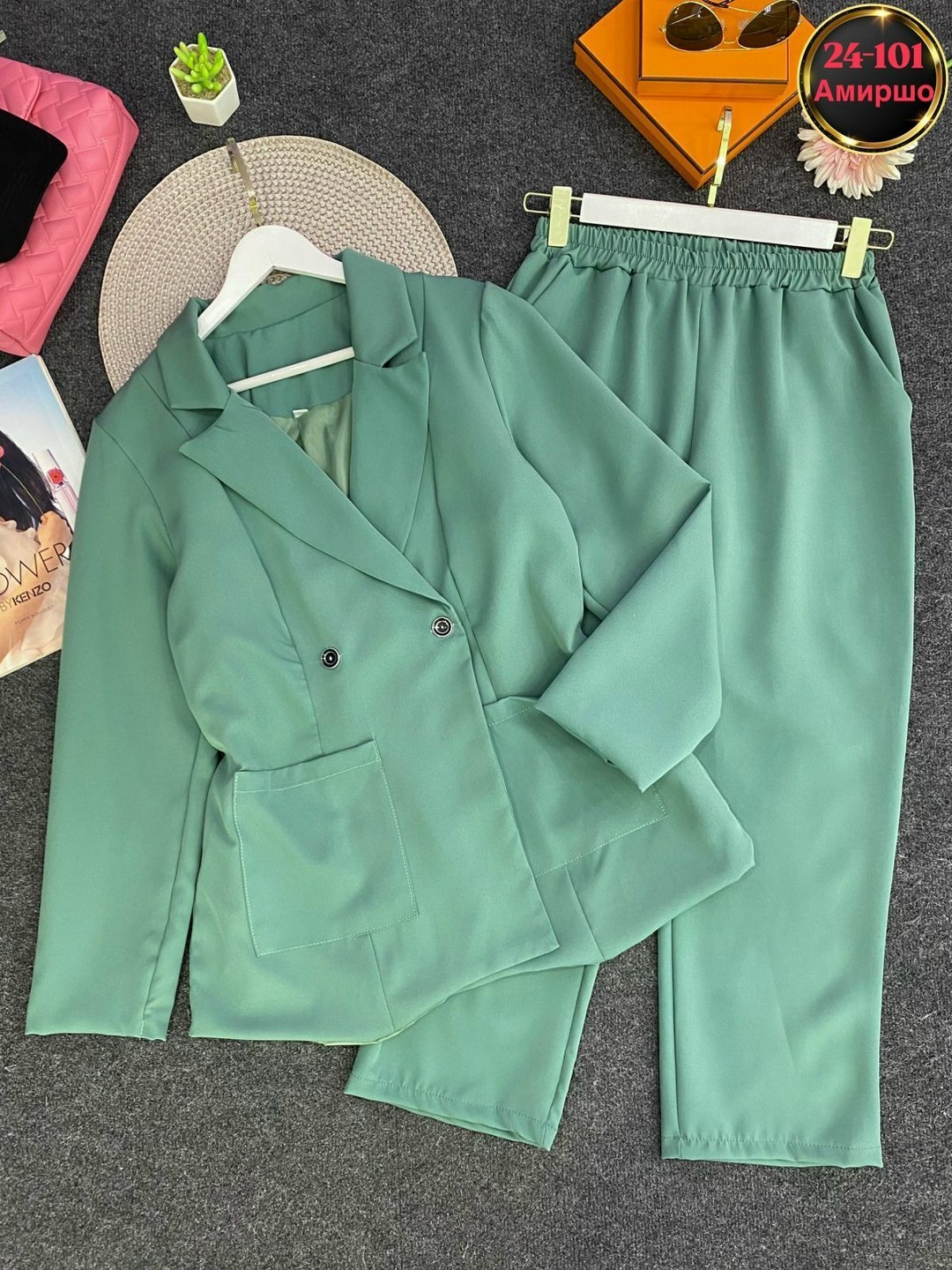 брючный костюм,брючный костюм женский для полных,костюм женский брючный,костюм женский,брючный костюм angelina 540 зеленый