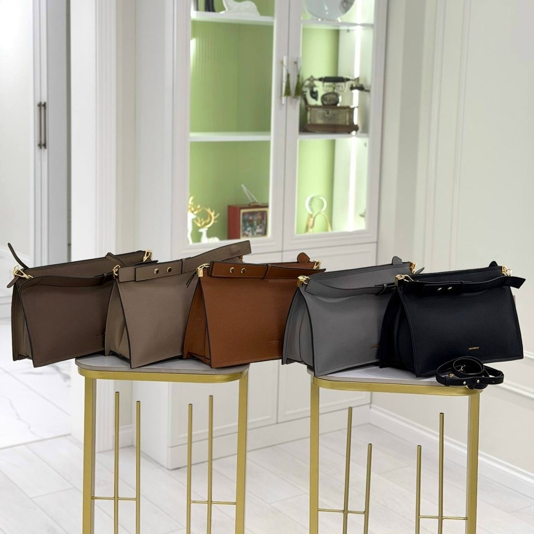 сумка coccinelle,сумка женская coccinelle,сумка,coccinelle сумка на плечо,классическая сумка