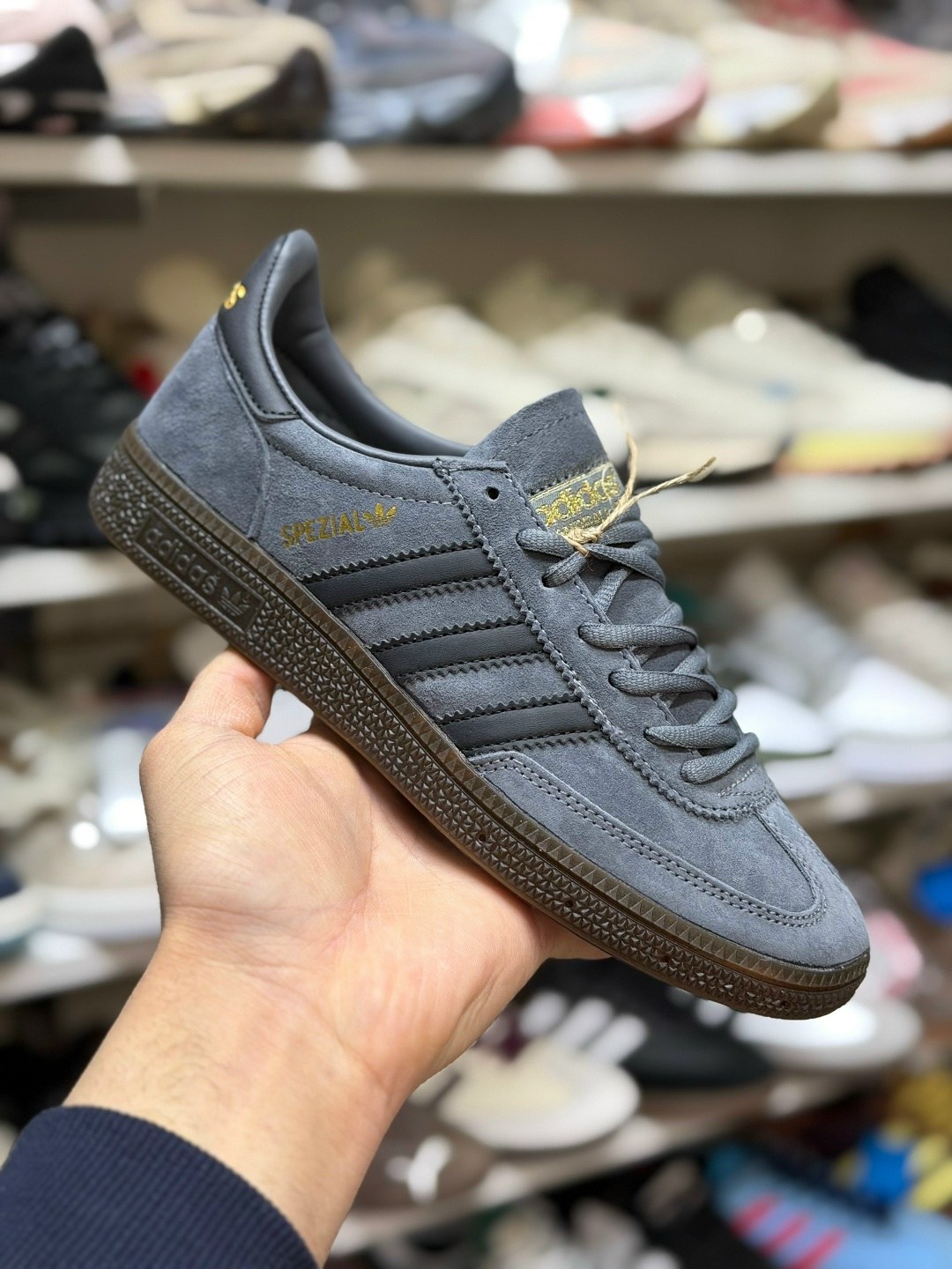кроссовки adidas spezial,adidas handball spezial,adidas originals handball spezial,кроссовки adidas handball spezial,adidas кроссовки handball spezial w earth strata off white
