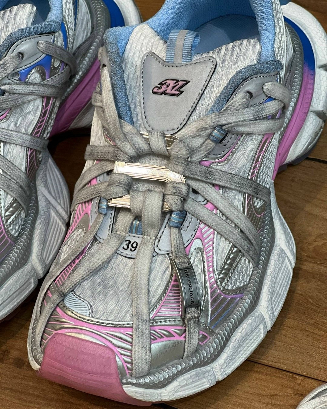 женские кроссовки balenciaga,кроссовки balenciaga 3xl женские,кроссовки balenciaga,кроссовки balenciaga runner,кроссовки balenciaga 3 xl