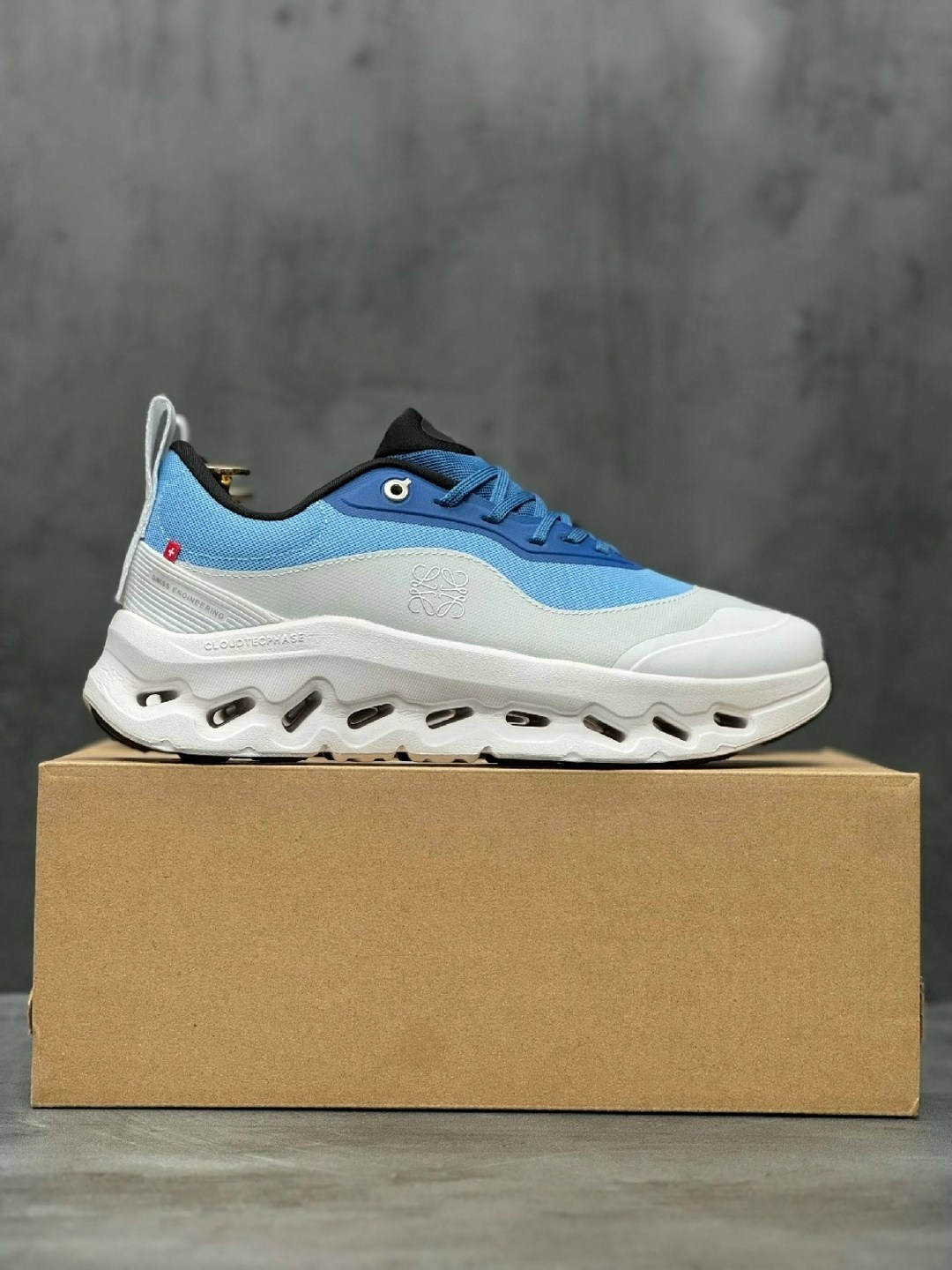 кроссовки,кроссовки cloudtilt 2 blue/white из коллаборации с loewe on running,женские кроссовки,кроссовки женские мужские,on cloud x повседневные кроссовки loewe 9719