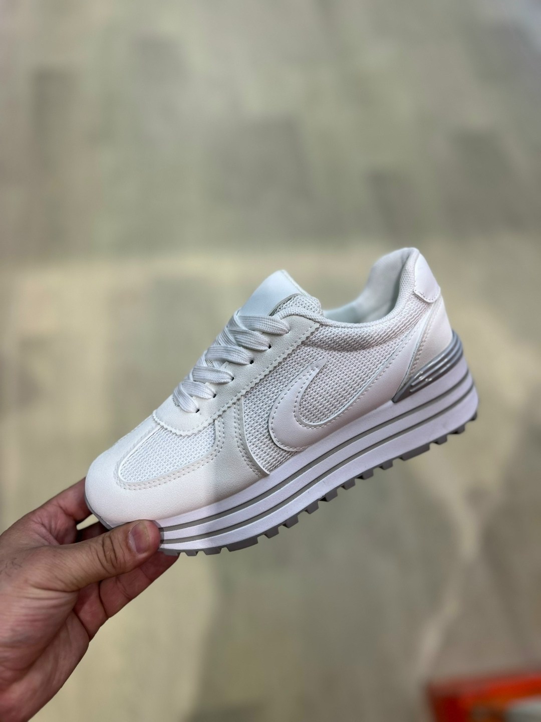 женские кроссовки,кроссовки,кроссовки для женщин,кроссовки модные,повседневные кроссовки