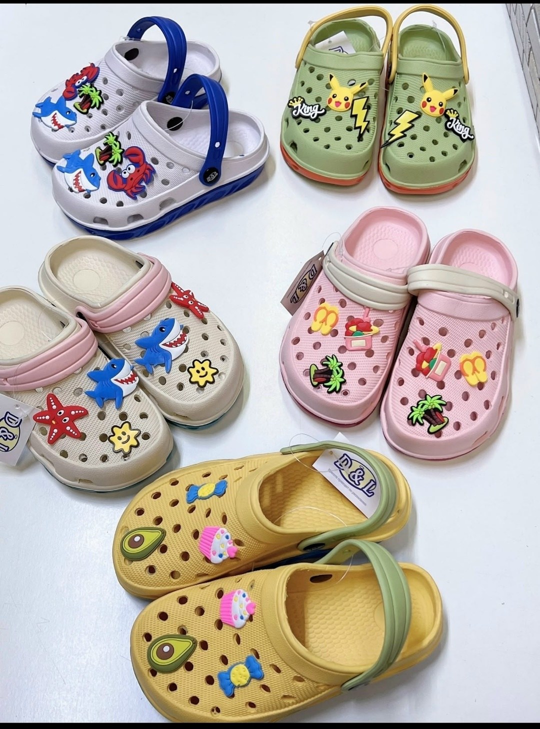 ,сланцы детские кроксы,детские кроксы,джибитсы на крокс,кроксы модные