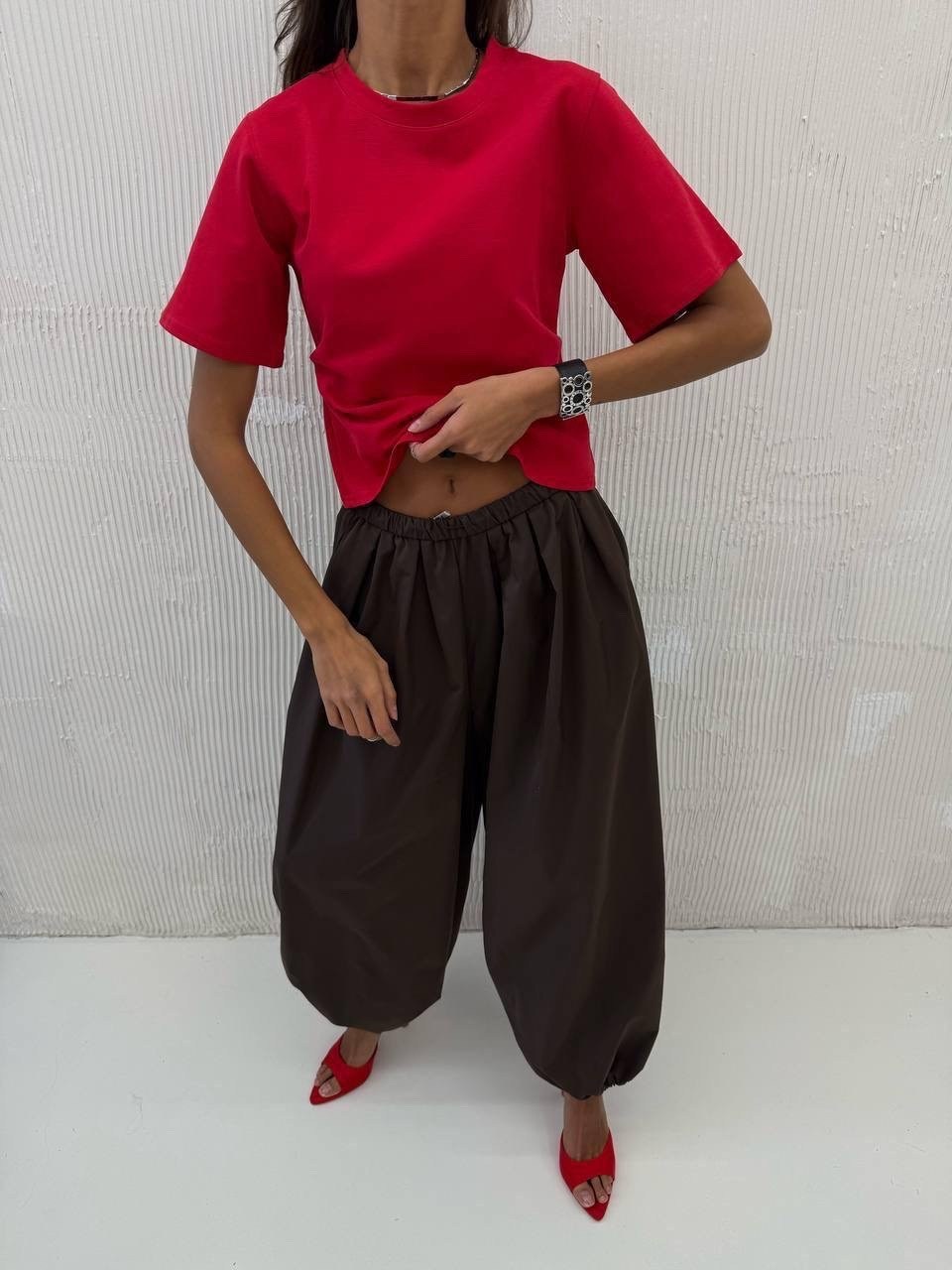 широкие брюки,широкие штаны,женские широкие брюки,брюки с широкими штанинами,повседневные брюки