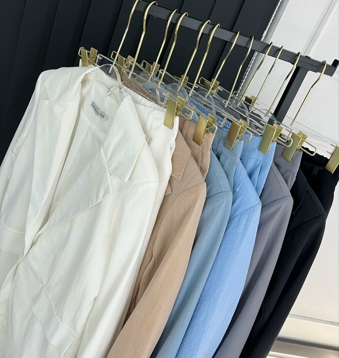 костюм белый брючный,стильные костюмы,костюм белый,брючный костюм,костюм с брюками